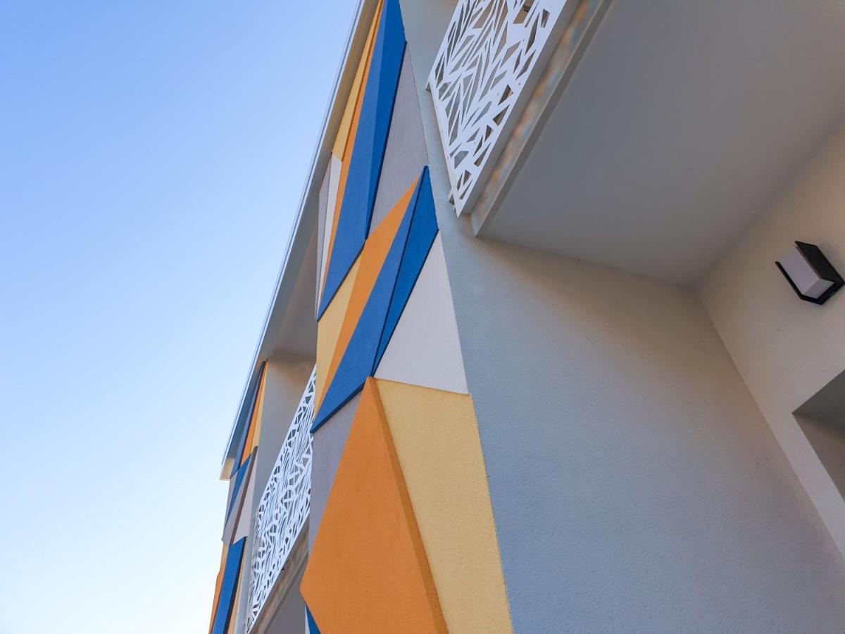 Color Hotel Ріміні Екстер'єр фото