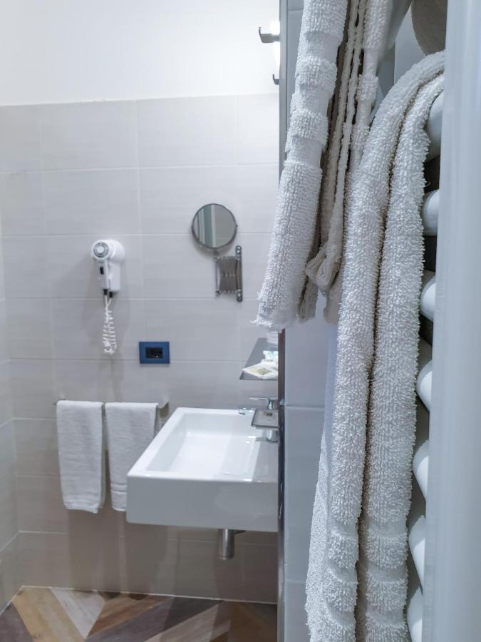 Color Hotel Ріміні Екстер'єр фото
