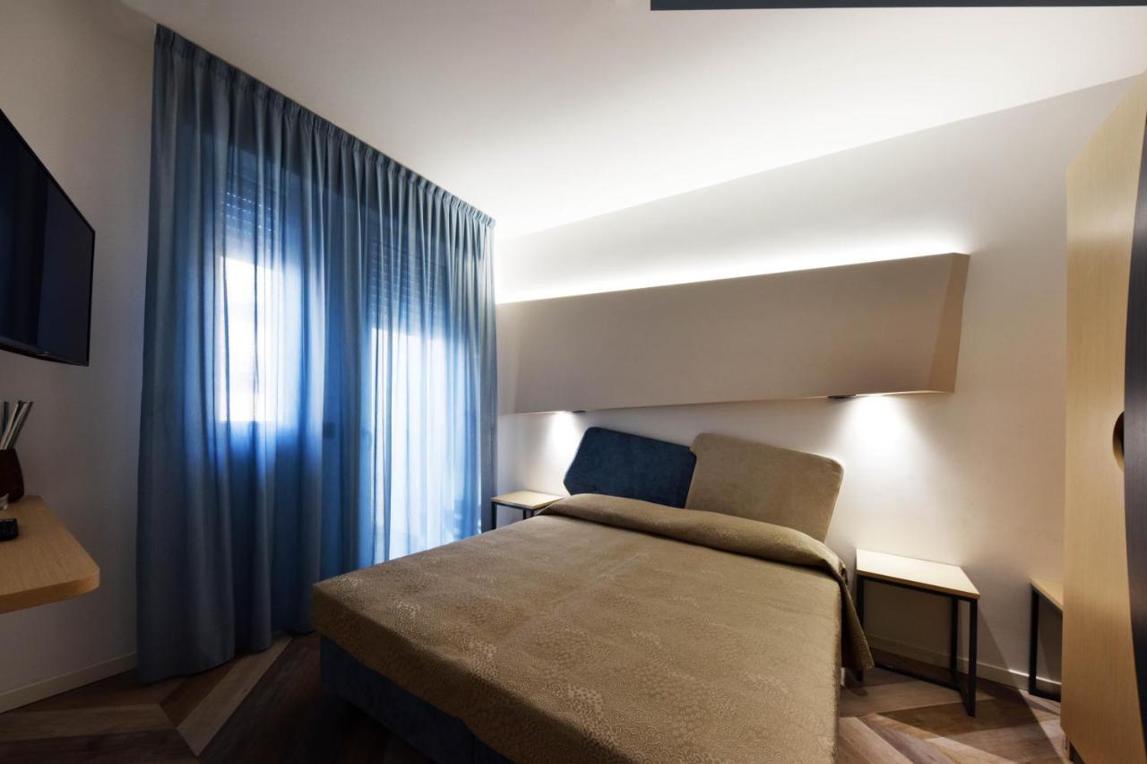 Color Hotel Ріміні Екстер'єр фото