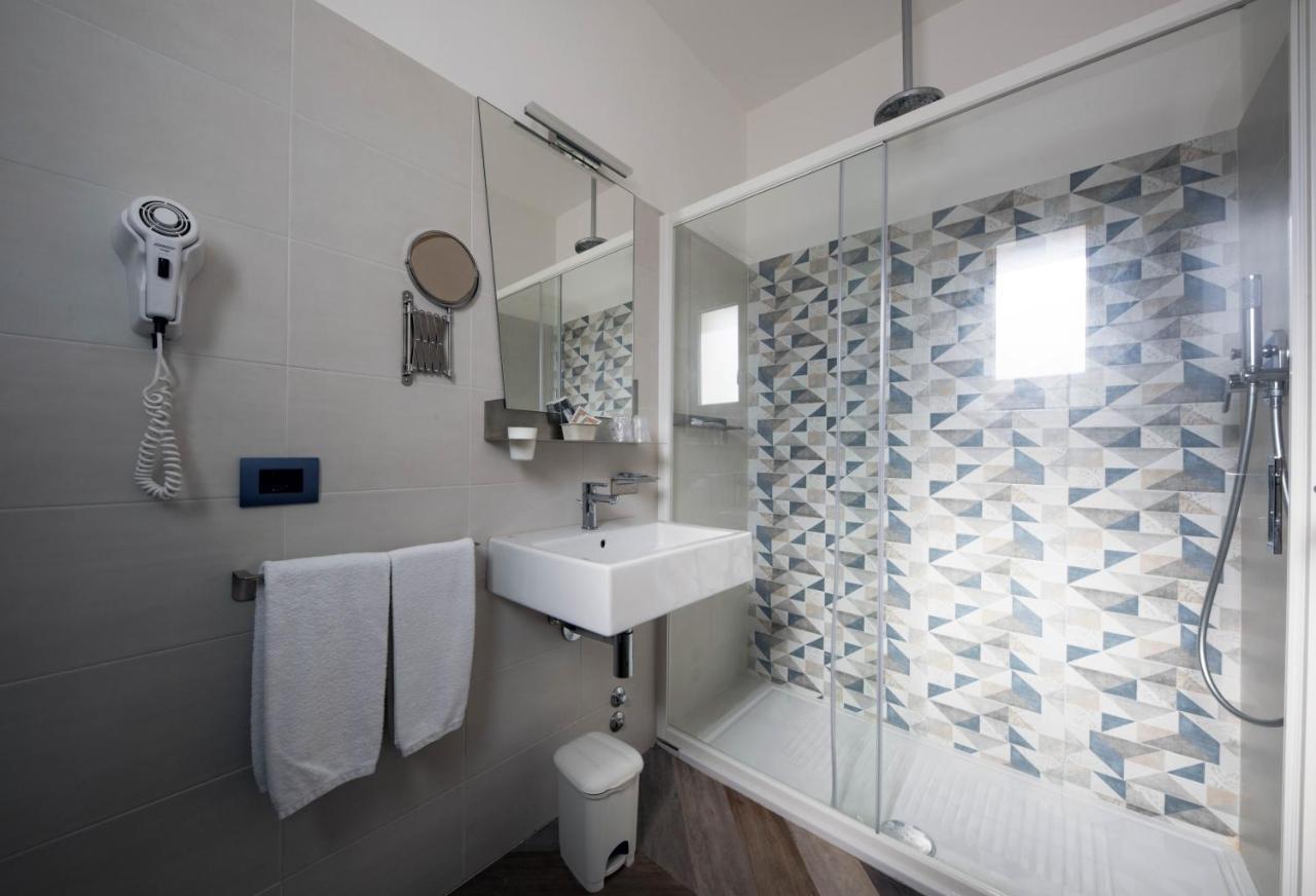 Color Hotel Ріміні Екстер'єр фото