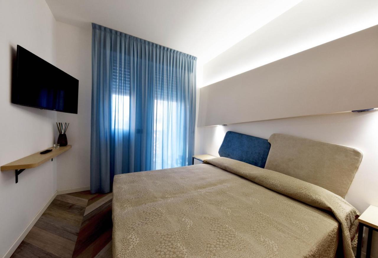 Color Hotel Ріміні Екстер'єр фото