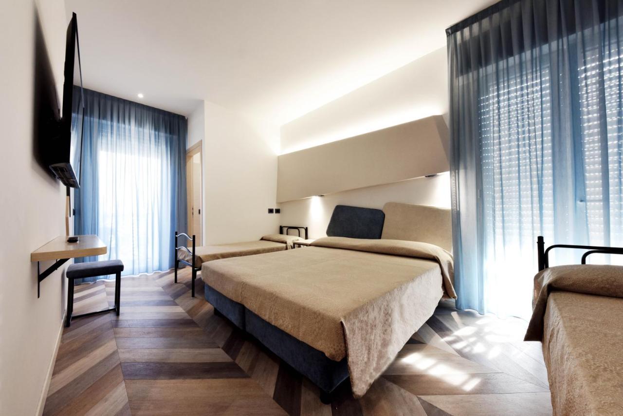 Color Hotel Ріміні Екстер'єр фото