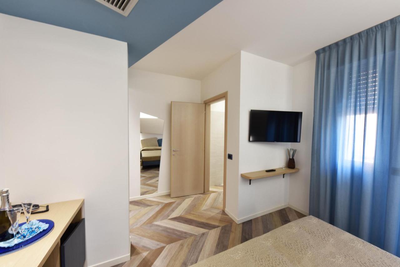 Color Hotel Ріміні Екстер'єр фото