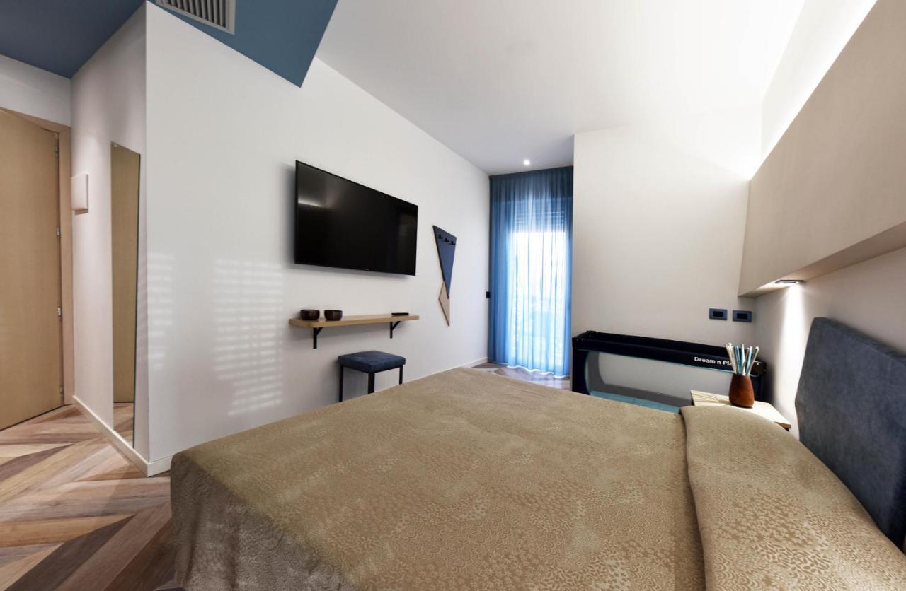 Color Hotel Ріміні Екстер'єр фото